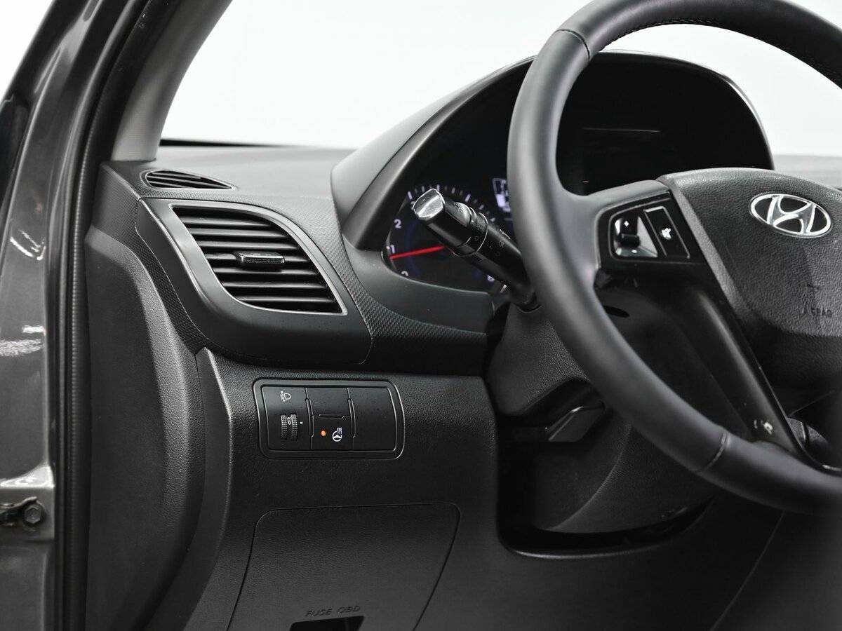 Hyundai Solaris с пробегом — 2014 год. Фото: #7