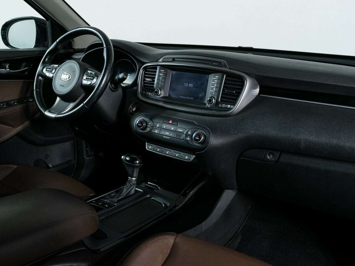 Kia Sorento с пробегом — 2017 год. Фото: #10