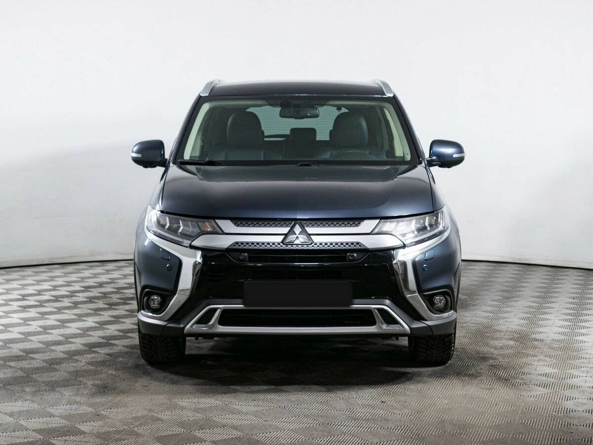 Mitsubishi Outlander с пробегом — 2020 год. Фото: #1