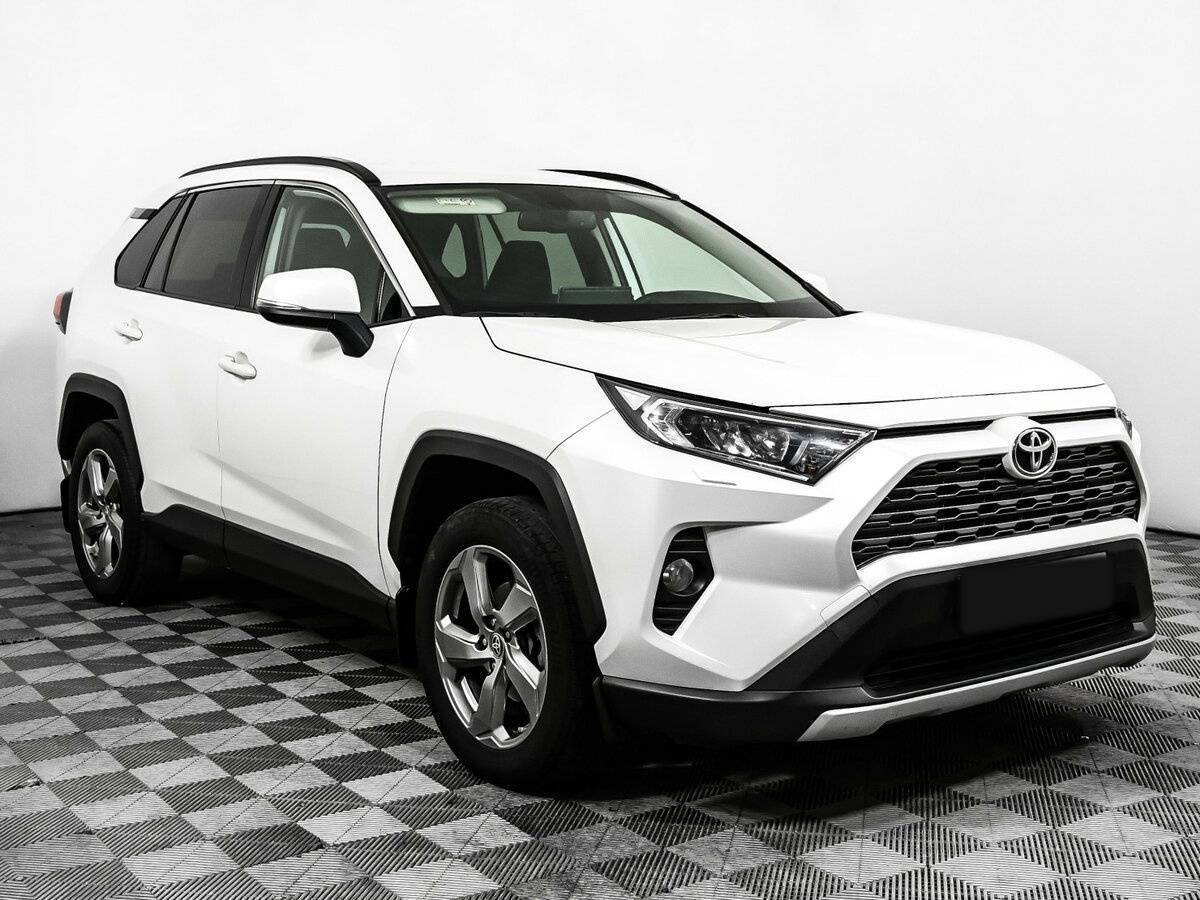 Toyota RAV4 с пробегом — 2021 год. Фото: #2