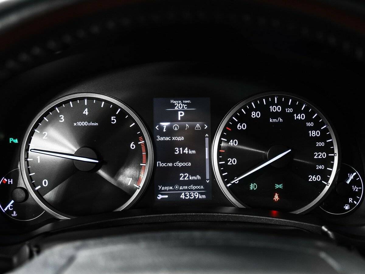 Lexus NX с пробегом — 2015 год. Фото: #9