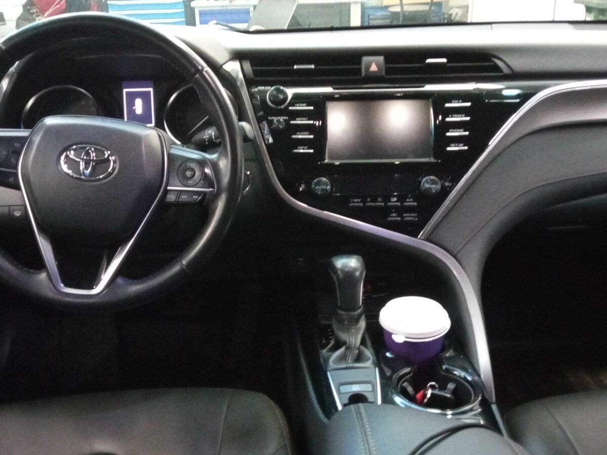 Toyota Camry с пробегом — 2020 год. Фото: #4