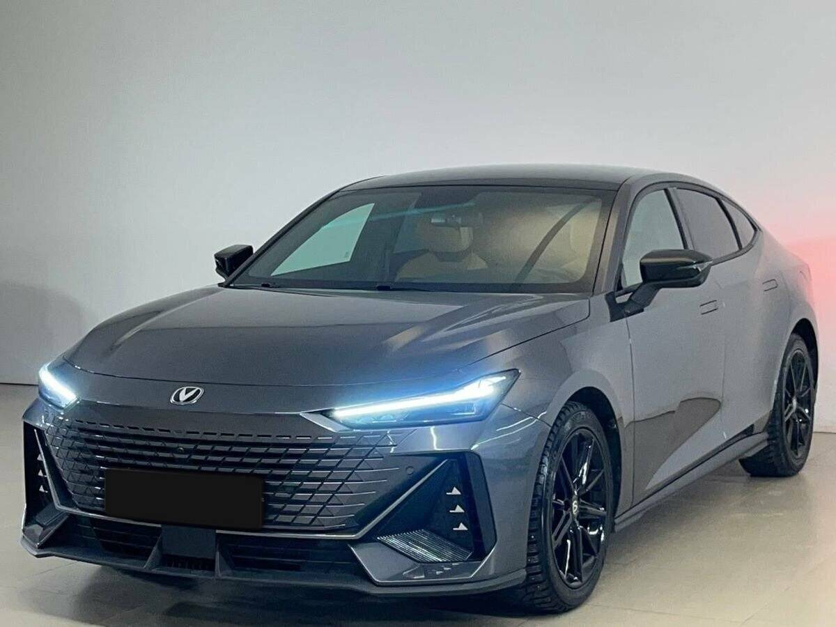 Changan UNI-V с пробегом — 2023 год. Фото: #2