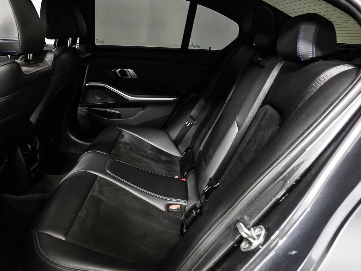 BMW 3 серии с пробегом — 2019 год. Фото: #13