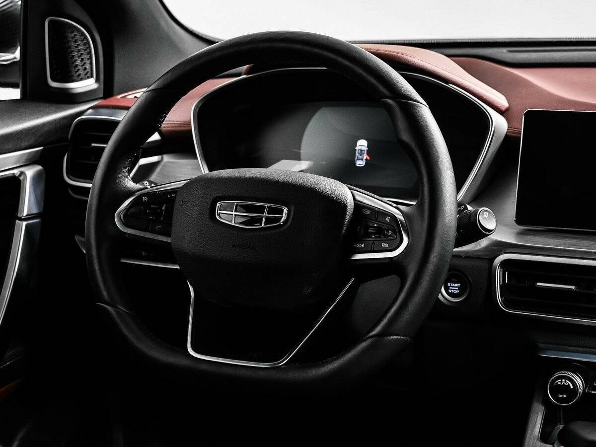 Geely Coolray с пробегом — 2023 год. Фото: #11