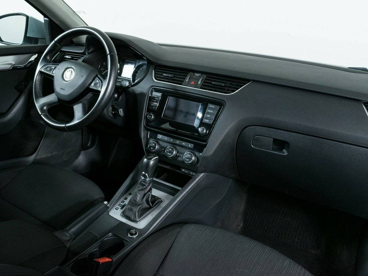 Skoda Octavia с пробегом — 2015 год. Фото: #9