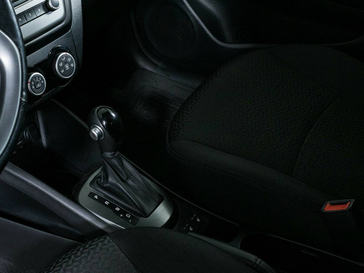 Kia Rio с пробегом — 2016 год. Фото: #12