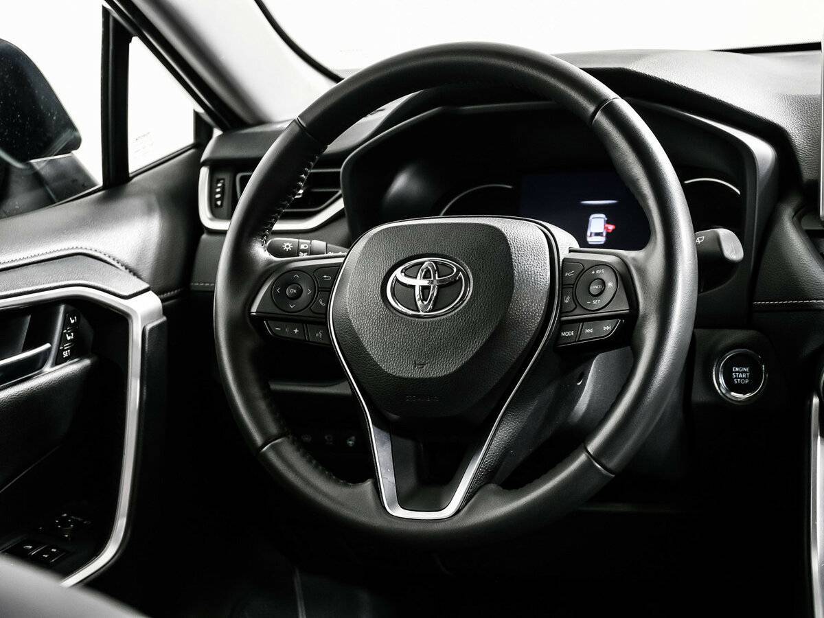 Toyota RAV4 с пробегом — 2021 год. Фото: #16