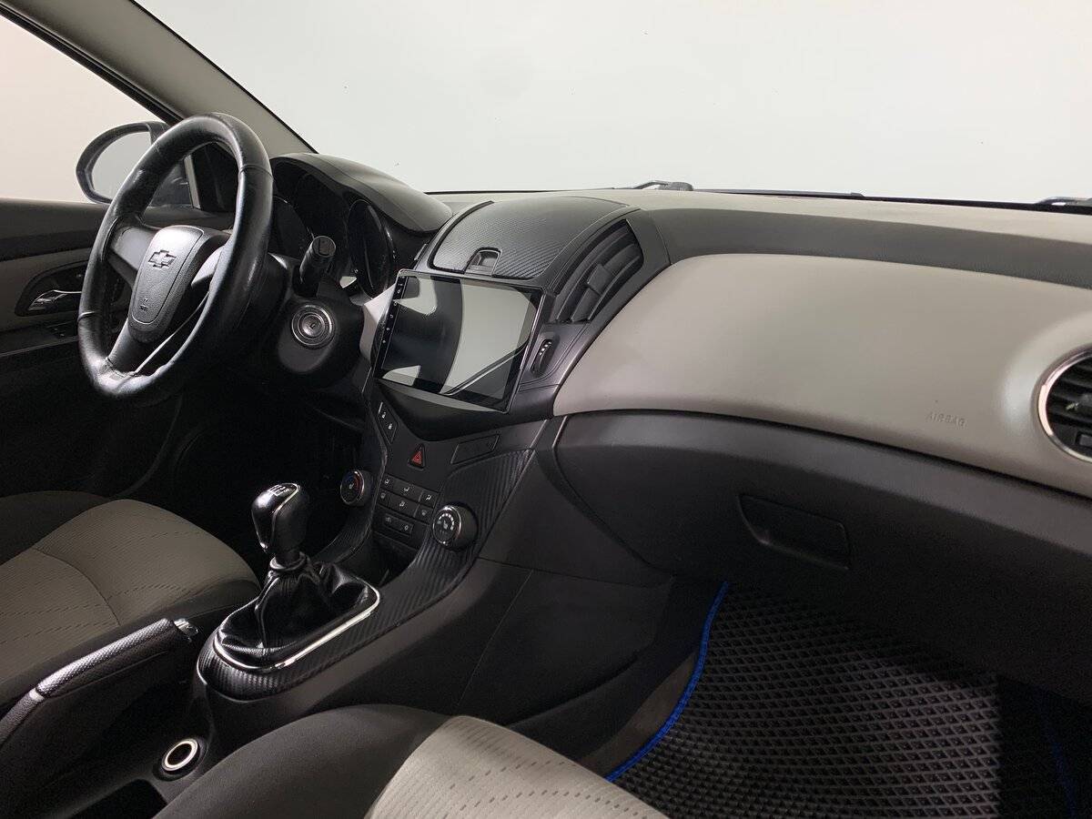 Chevrolet Cruze с пробегом — 2012 год. Фото: #12