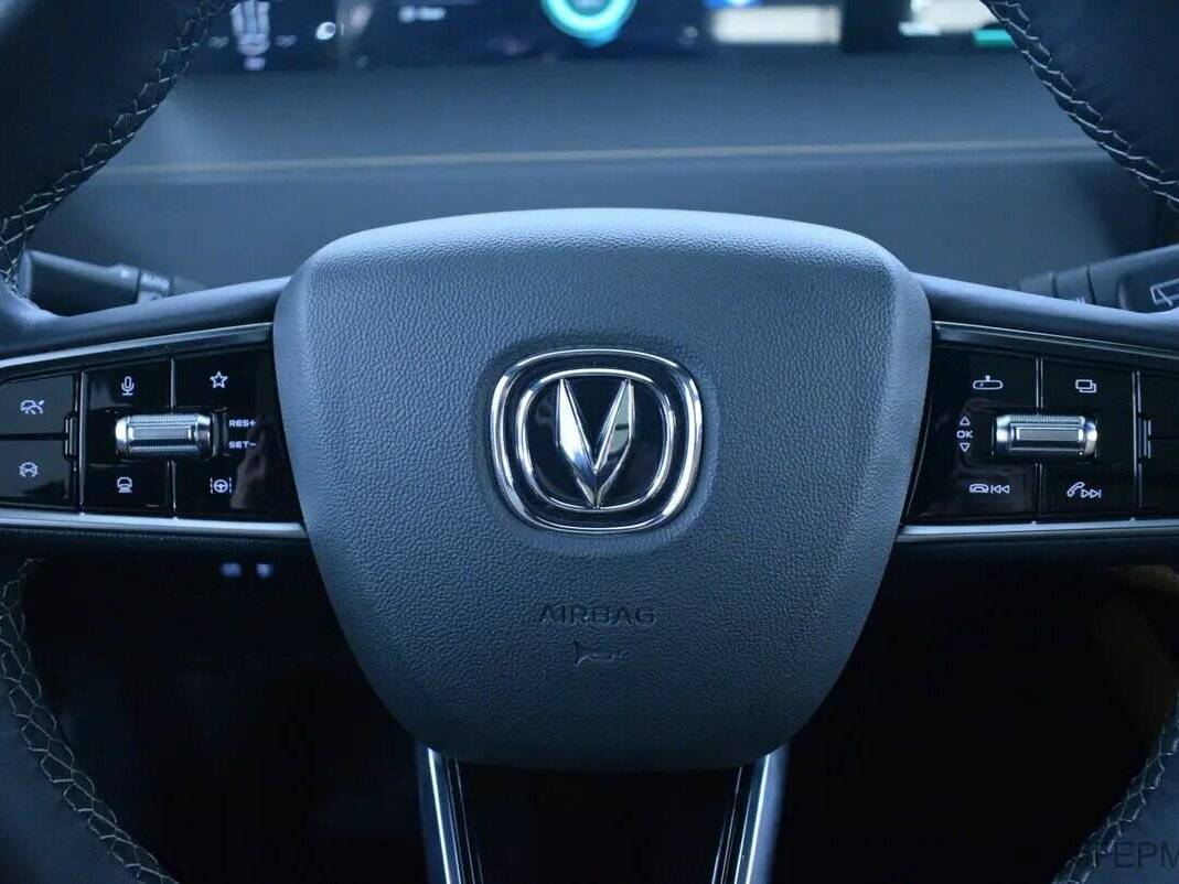 Changan UNI-K с пробегом — 2024 год. Фото: #9