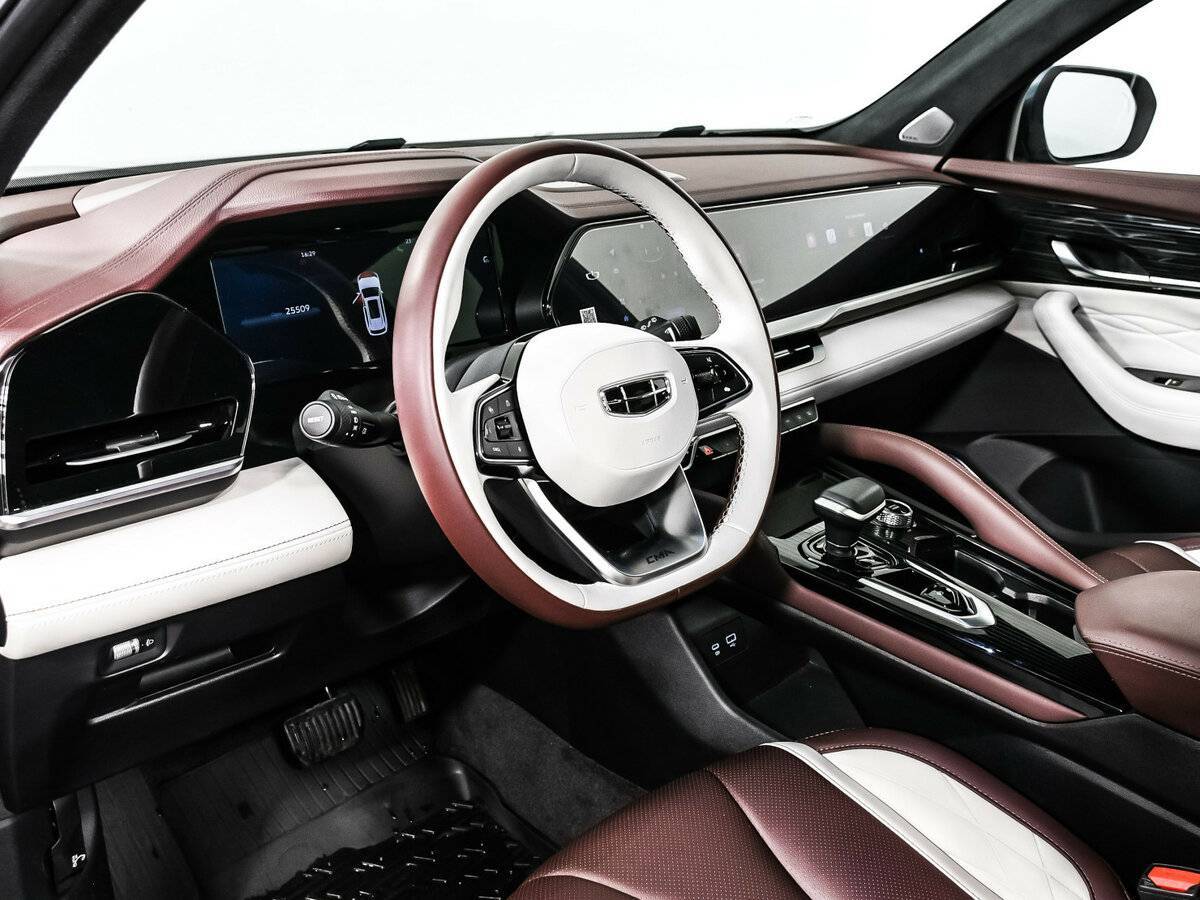 Geely Monjaro с пробегом — 2023 год. Фото: #12