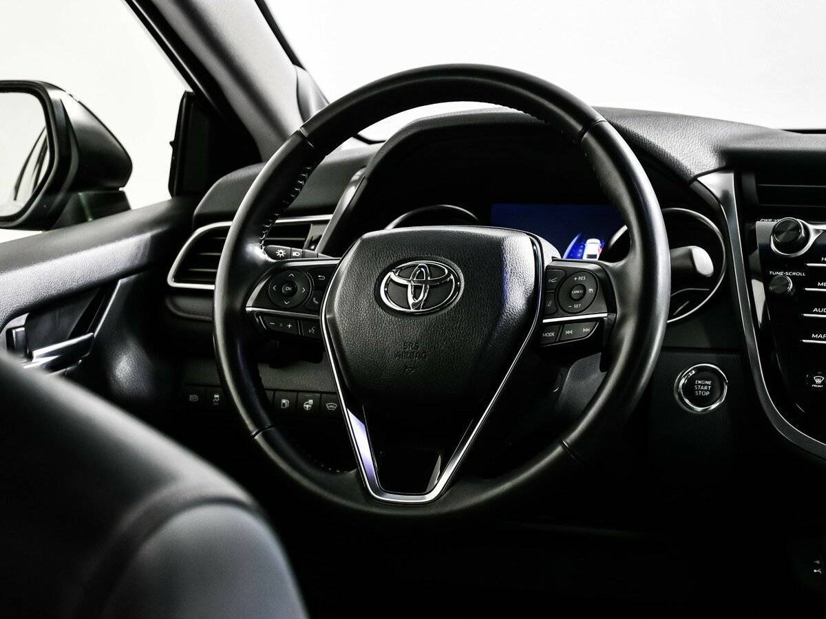 Toyota Camry с пробегом — 2018 год. Фото: #15