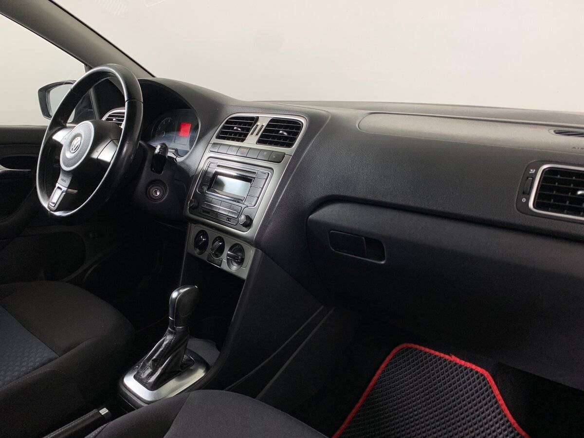 Volkswagen Polo с пробегом — 2013 год. Фото: #9