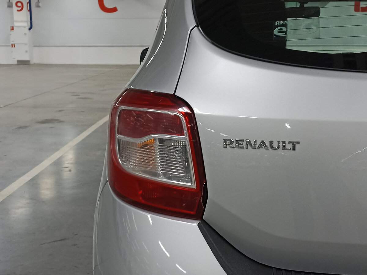 Renault Sandero с пробегом — 2017 год. Фото: #8