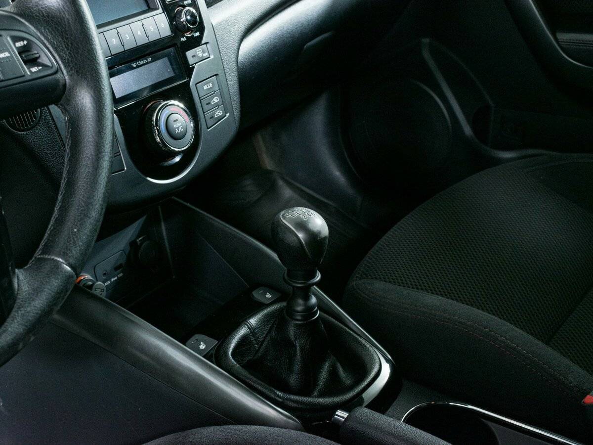 Kia Cerato с пробегом — 2012 год. Фото: #14