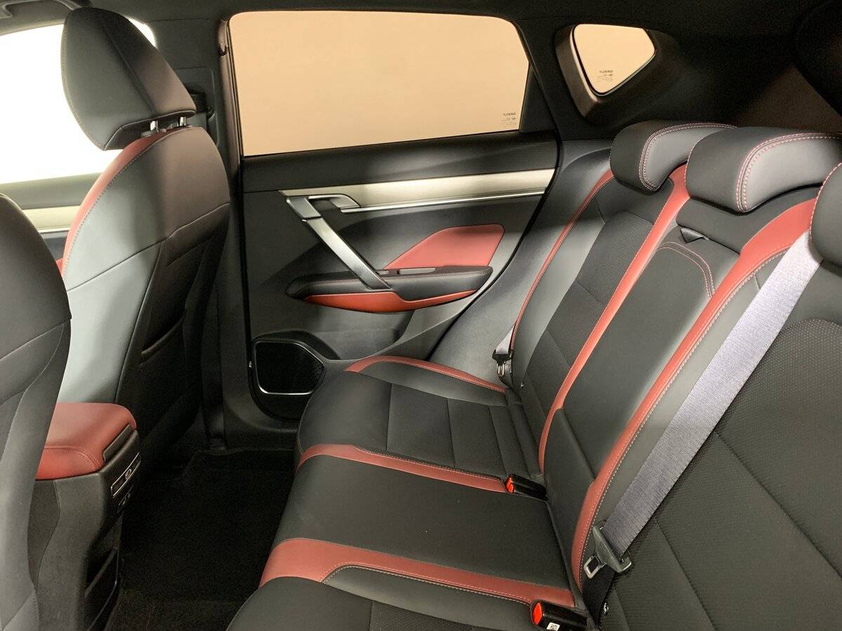 Geely Coolray с пробегом — 2021 год. Фото: #18