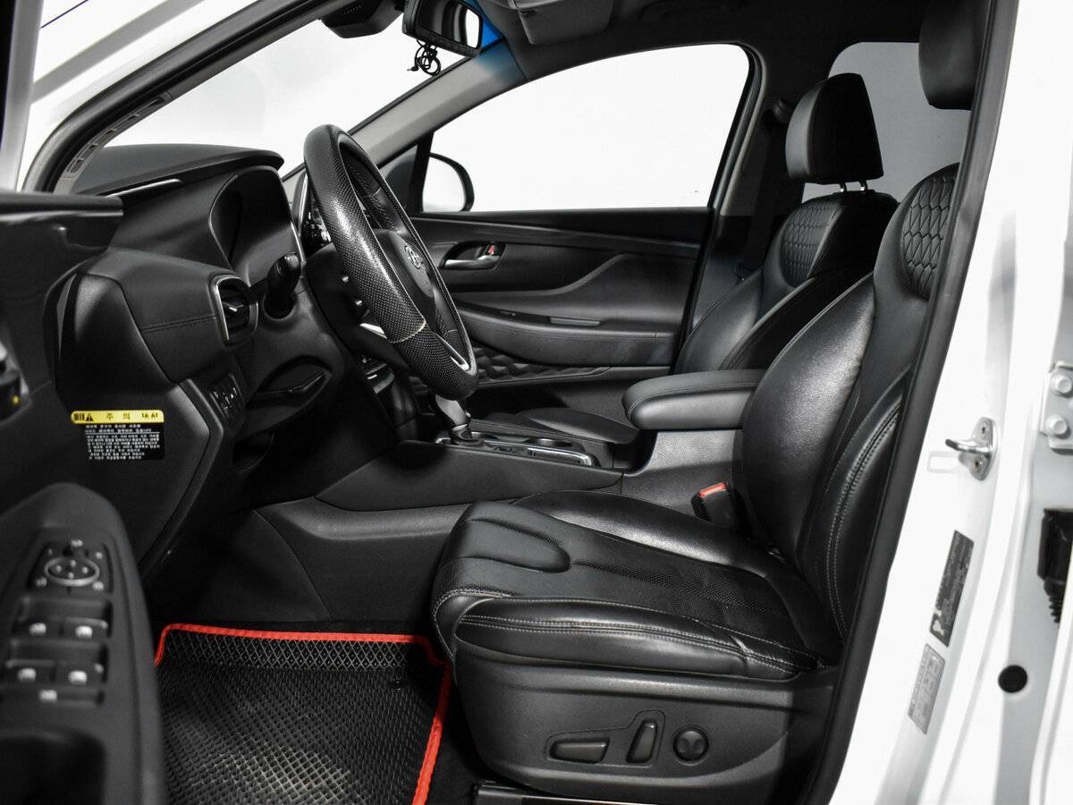 Hyundai Santa Fe с пробегом — 2018 год. Фото: #10