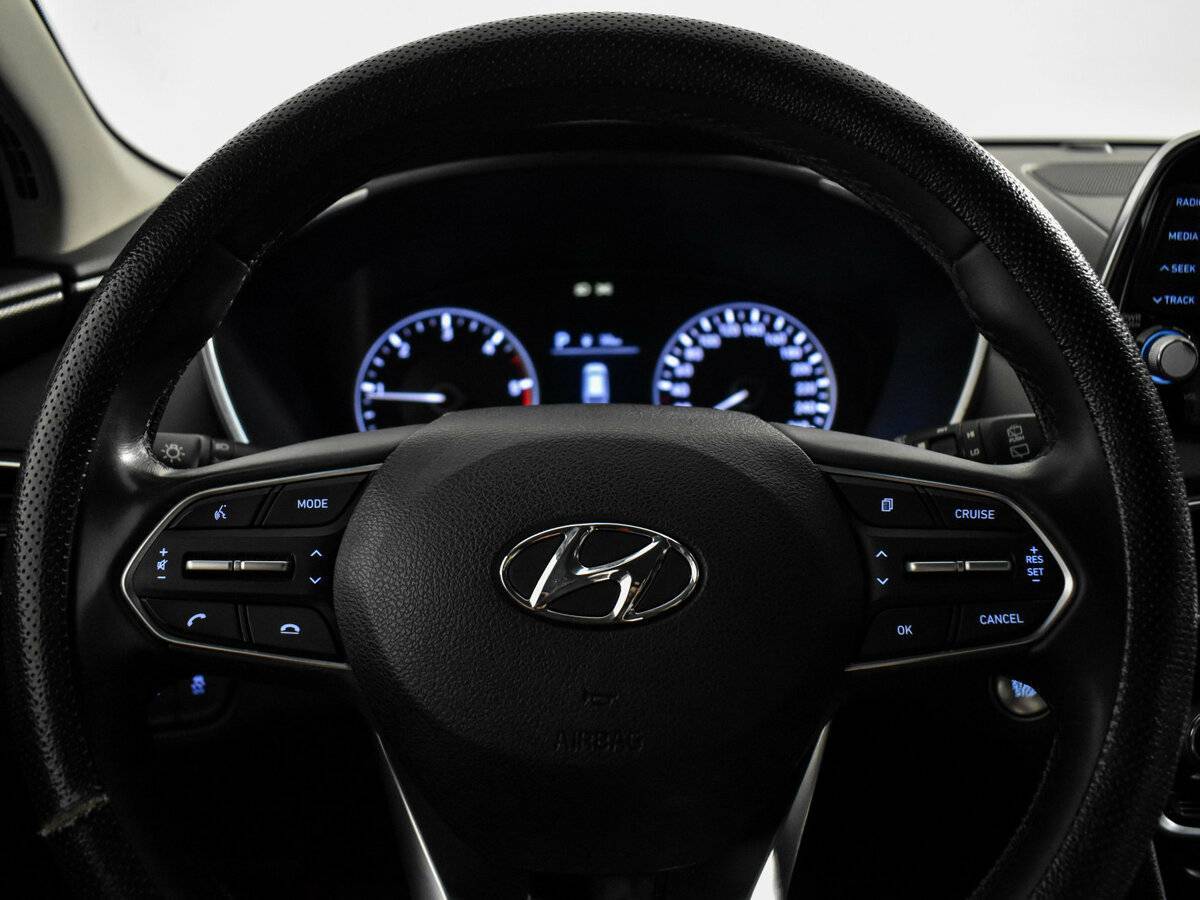 Hyundai Santa Fe с пробегом — 2018 год. Фото: #17