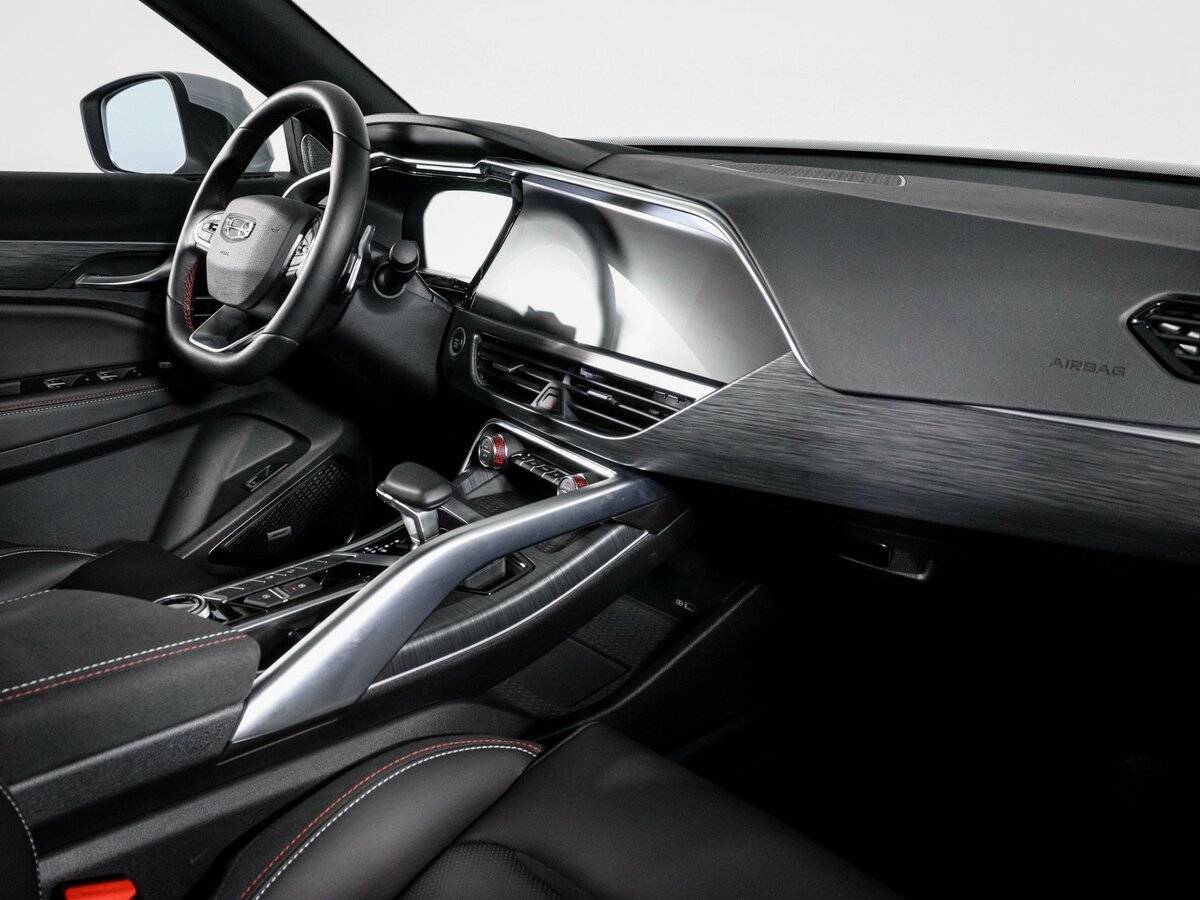 Geely Tugella с пробегом — 2024 год. Фото: #8