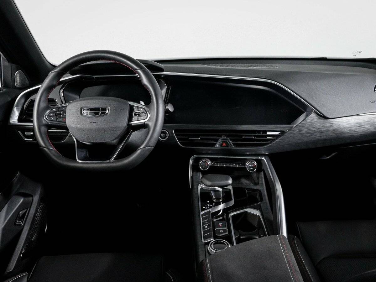 Geely Tugella с пробегом — 2024 год. Фото: #11