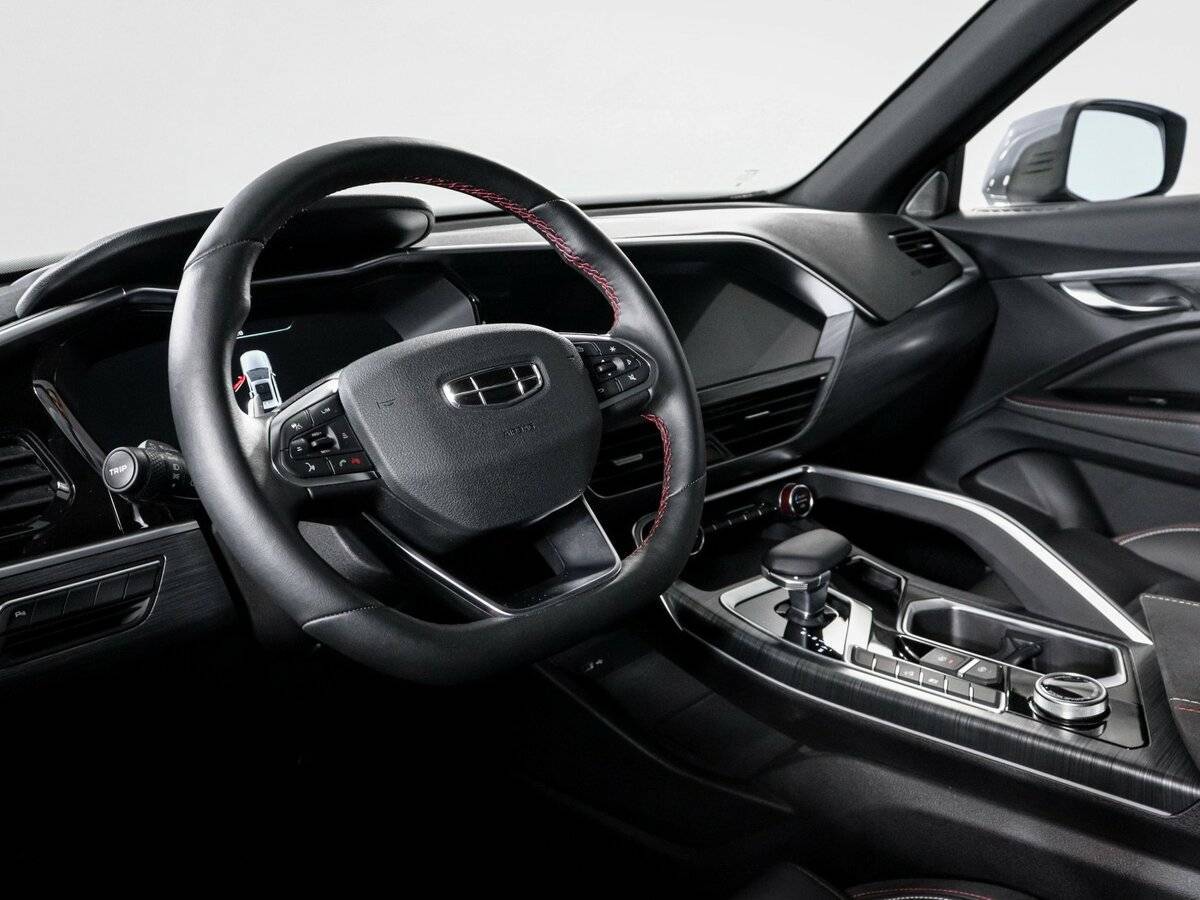 Geely Tugella с пробегом — 2024 год. Фото: #13