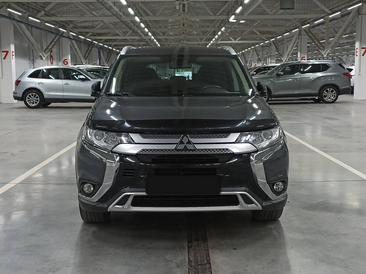 Mitsubishi Outlander с пробегом — 2020 год. Фото: #1