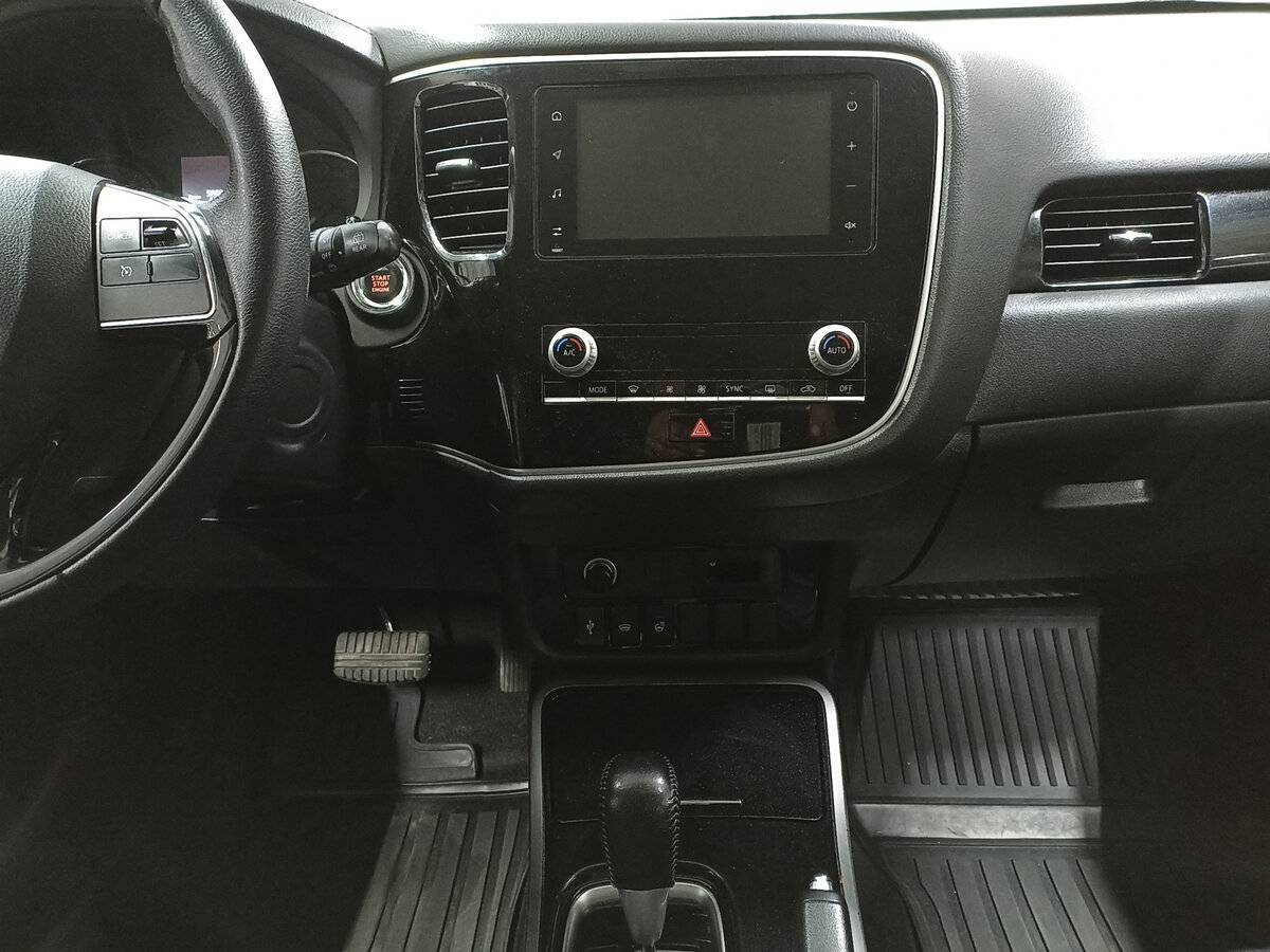 Mitsubishi Outlander с пробегом — 2020 год. Фото: #14