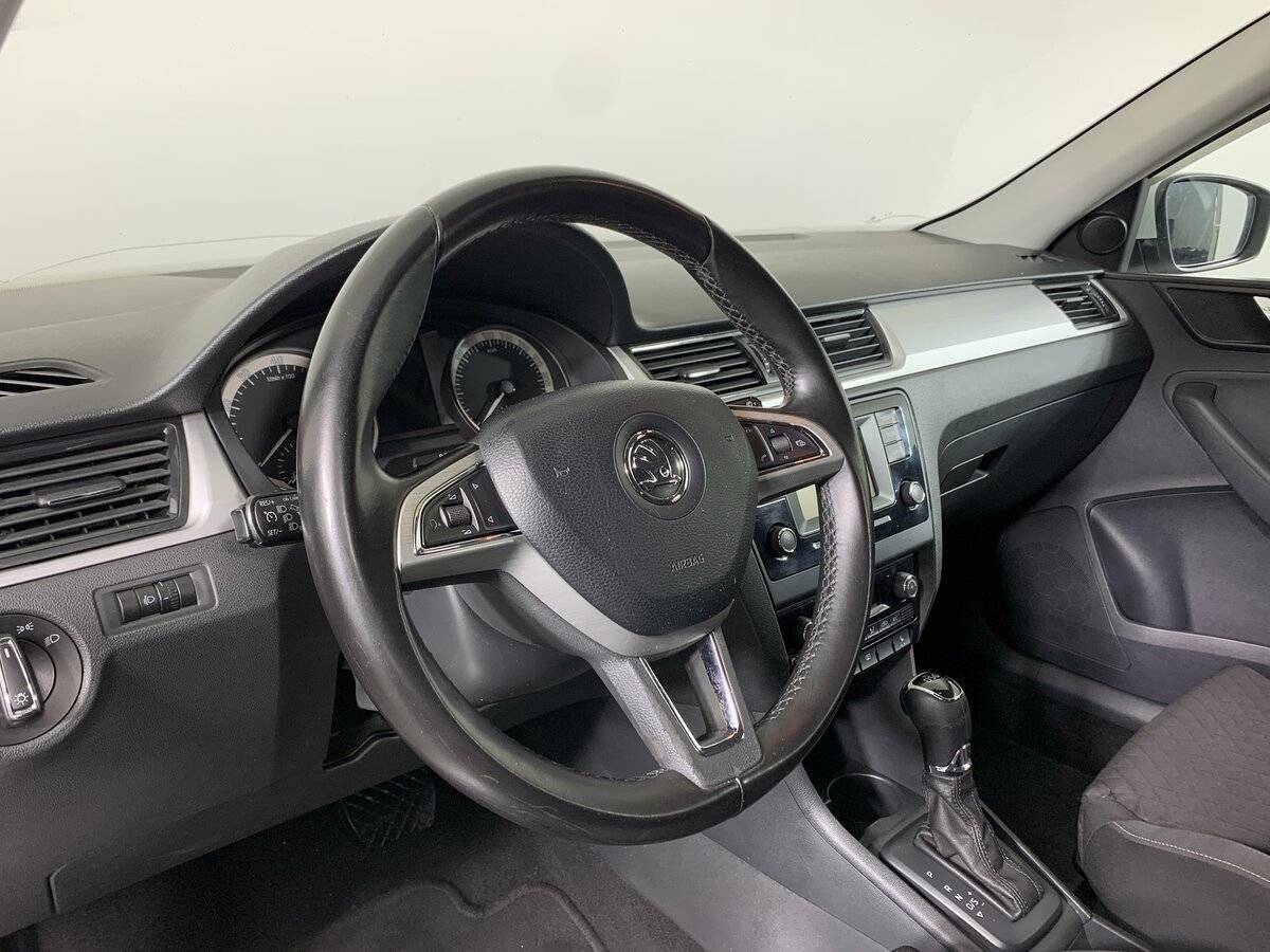 Skoda Rapid с пробегом — 2016 год. Фото: #10