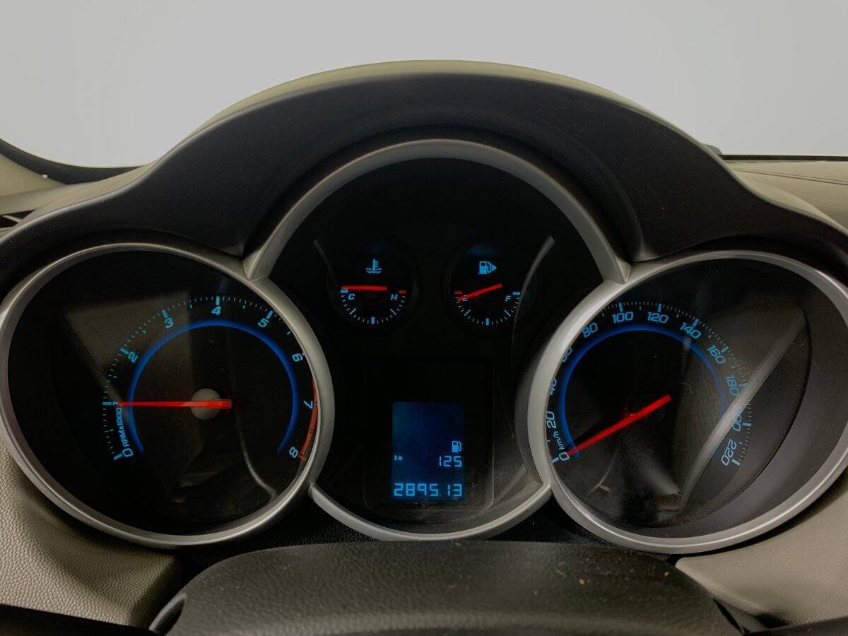 Chevrolet Cruze с пробегом — 2012 год. Фото: #13