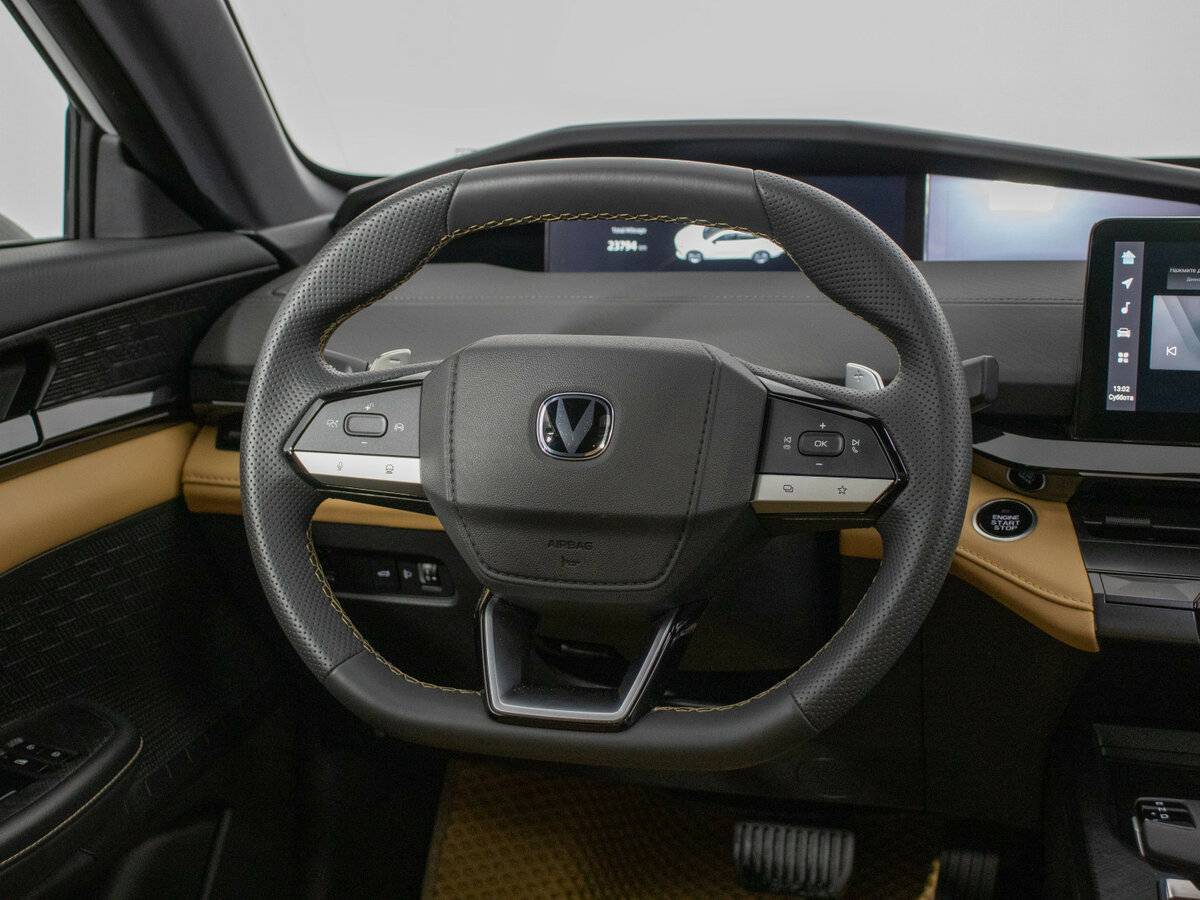 Changan UNI-V с пробегом — 2023 год. Фото: #14