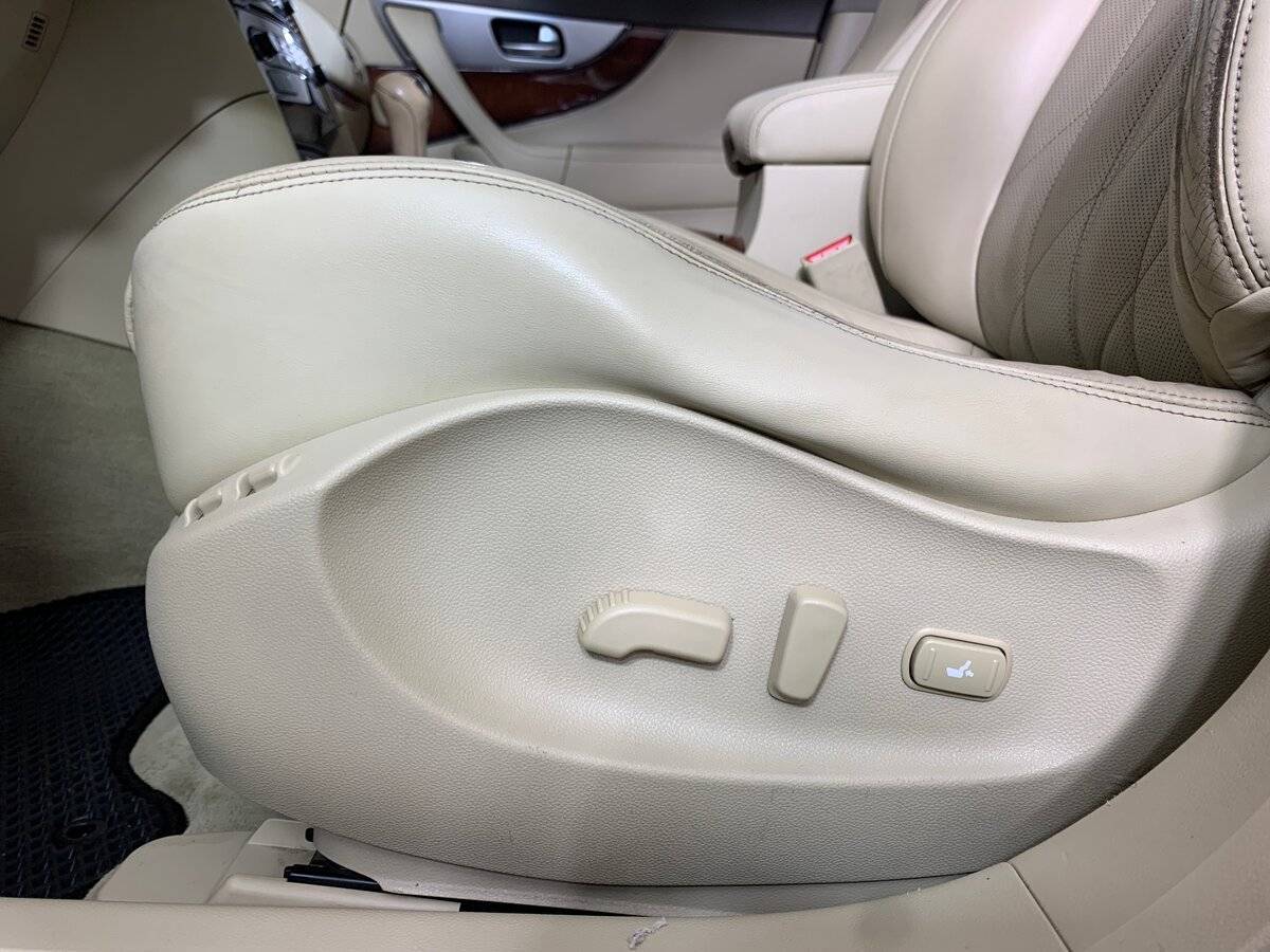 Infiniti FX с пробегом — 2012 год. Фото: #16