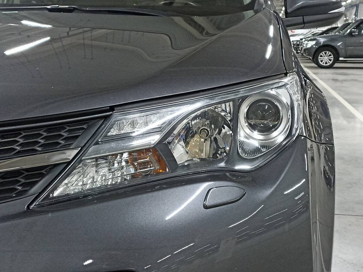 Toyota RAV4 с пробегом — 2013 год. Фото: #16