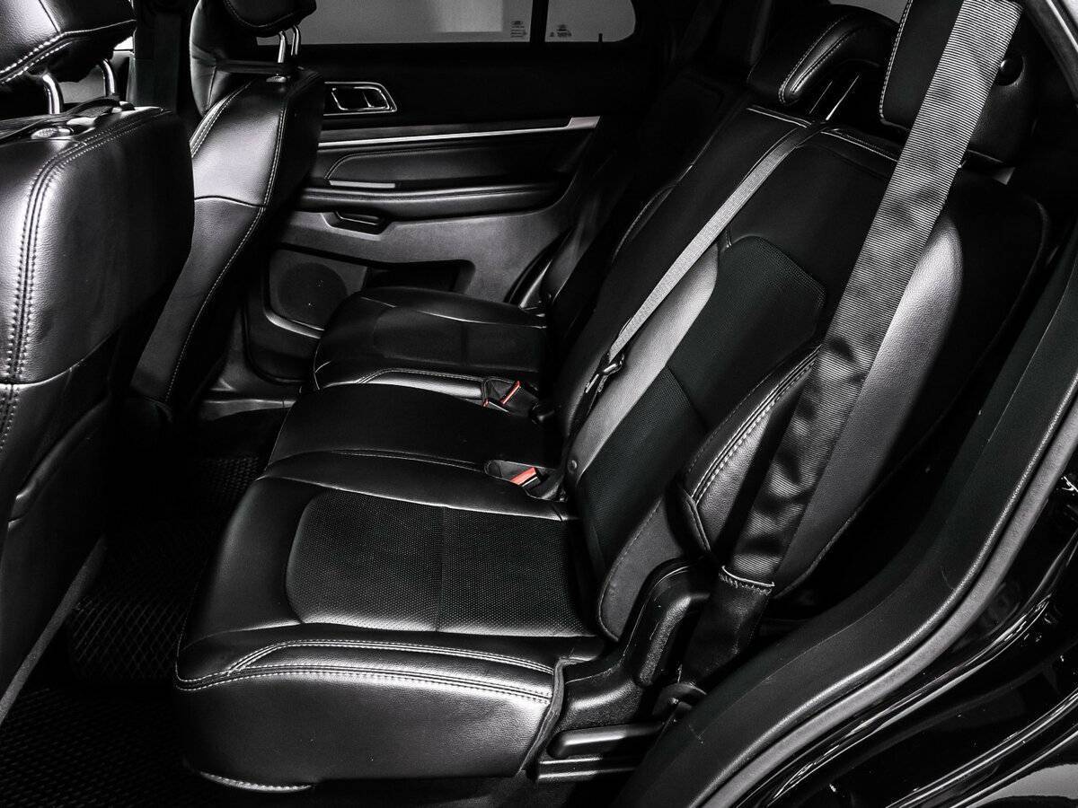 Ford Explorer с пробегом — 2018 год. Фото: #12