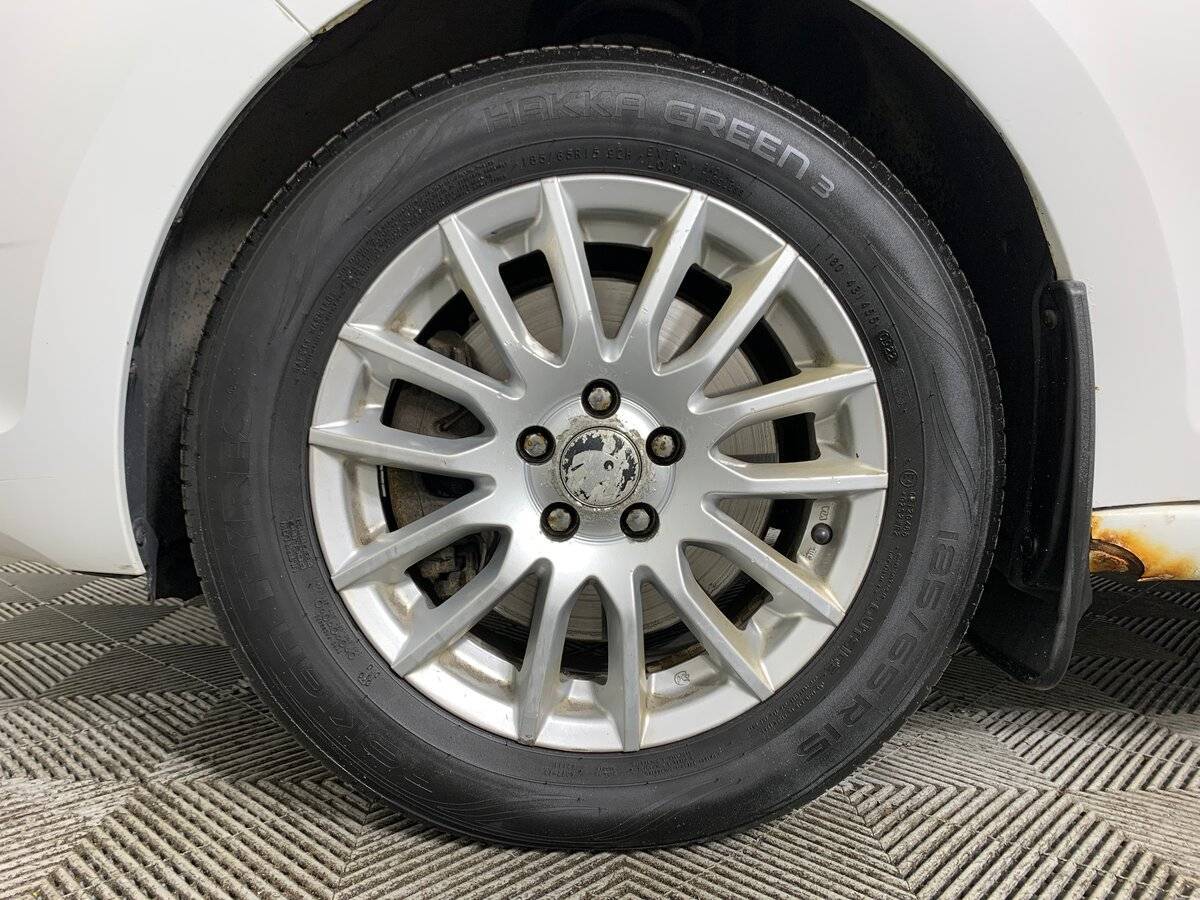 Skoda Rapid с пробегом — 2015 год. Фото: #8