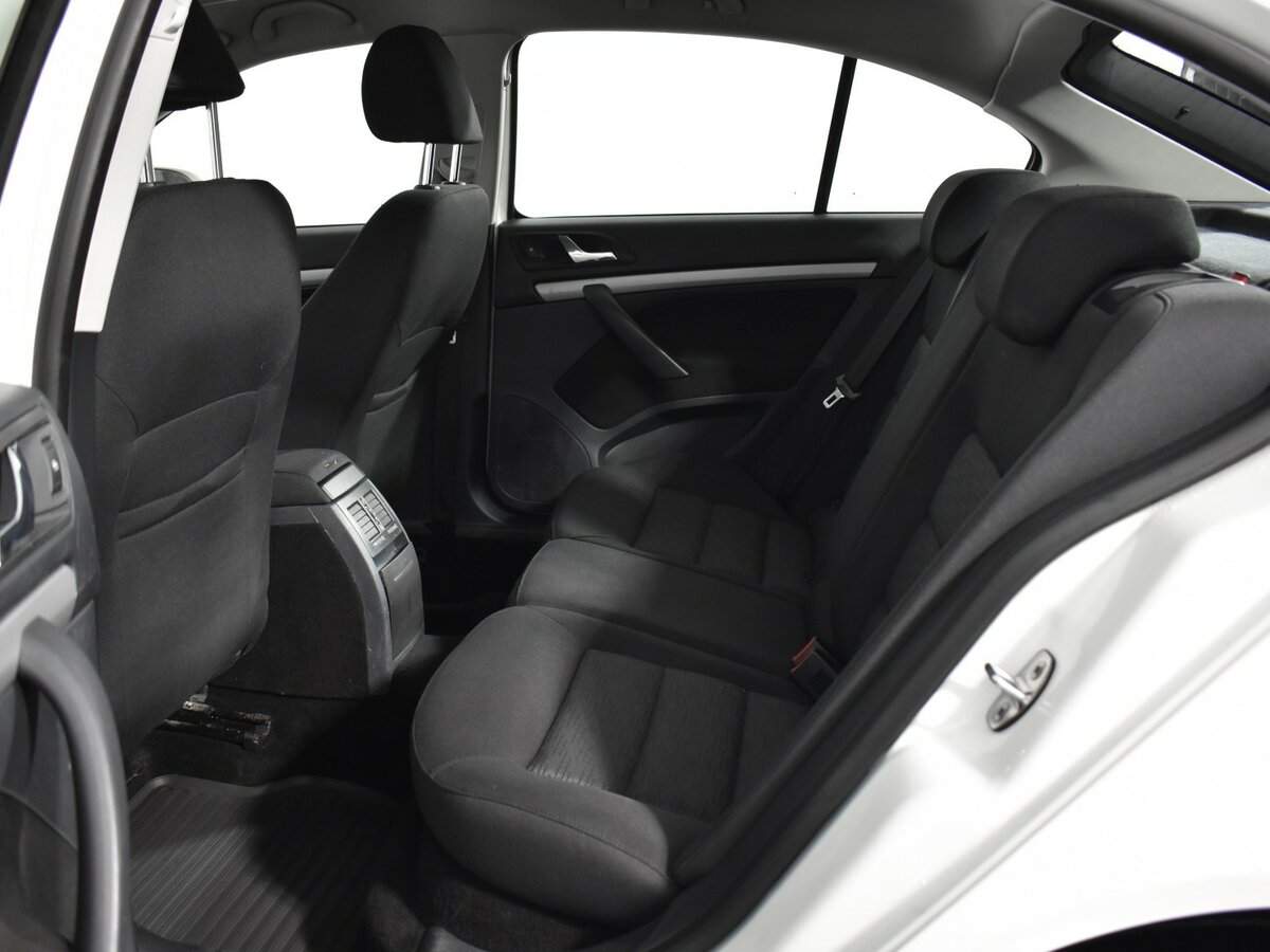 Skoda Octavia с пробегом — 2013 год. Фото: #11