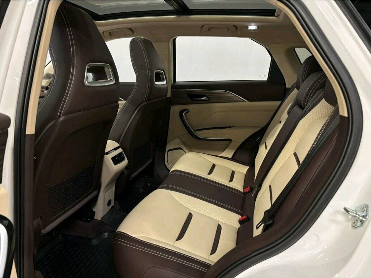 FAW Bestune T77 с пробегом — 2023 год. Фото: #16