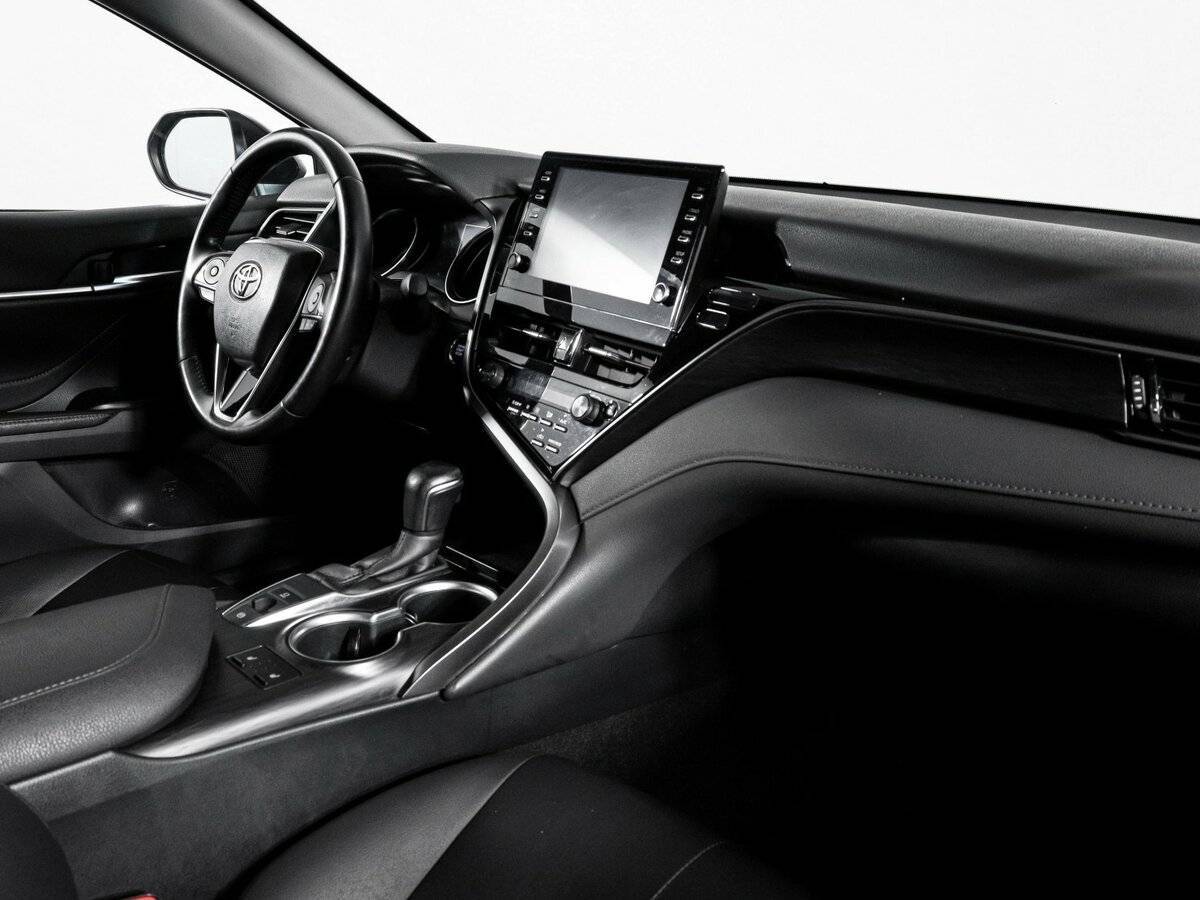 Toyota Camry с пробегом — 2021 год. Фото: #8