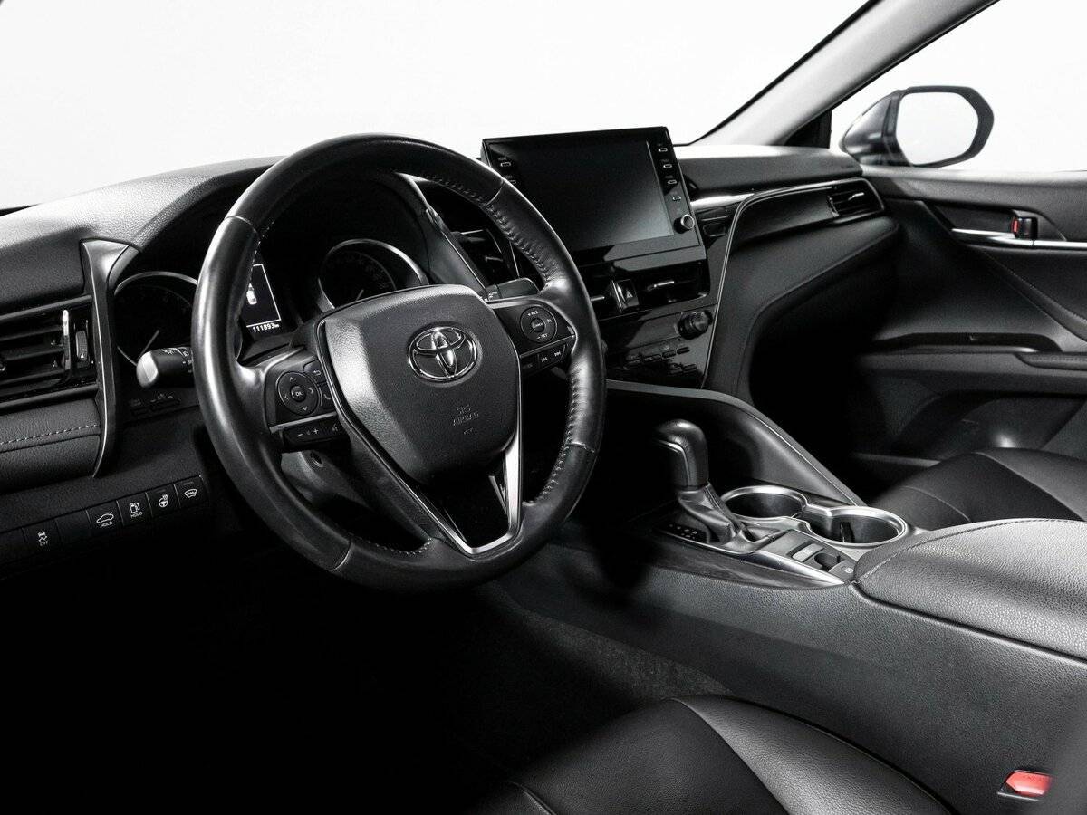 Toyota Camry с пробегом — 2021 год. Фото: #13