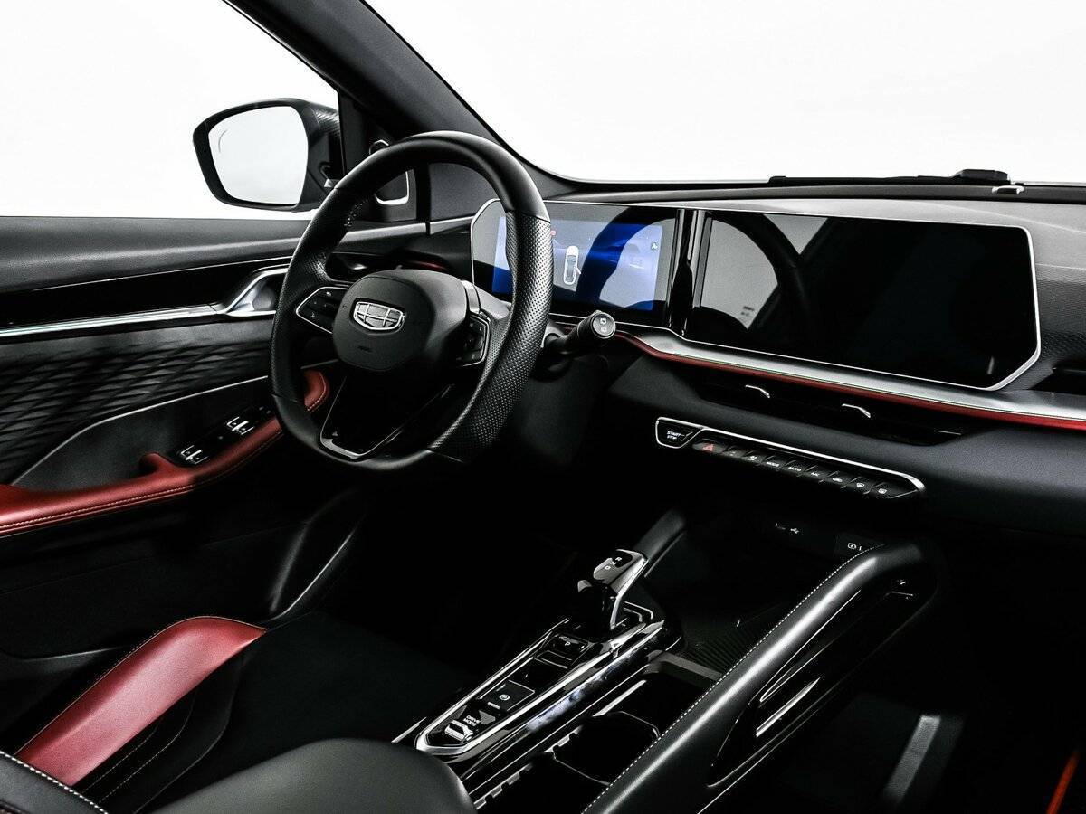 Geely Coolray с пробегом — 2023 год. Фото: #8