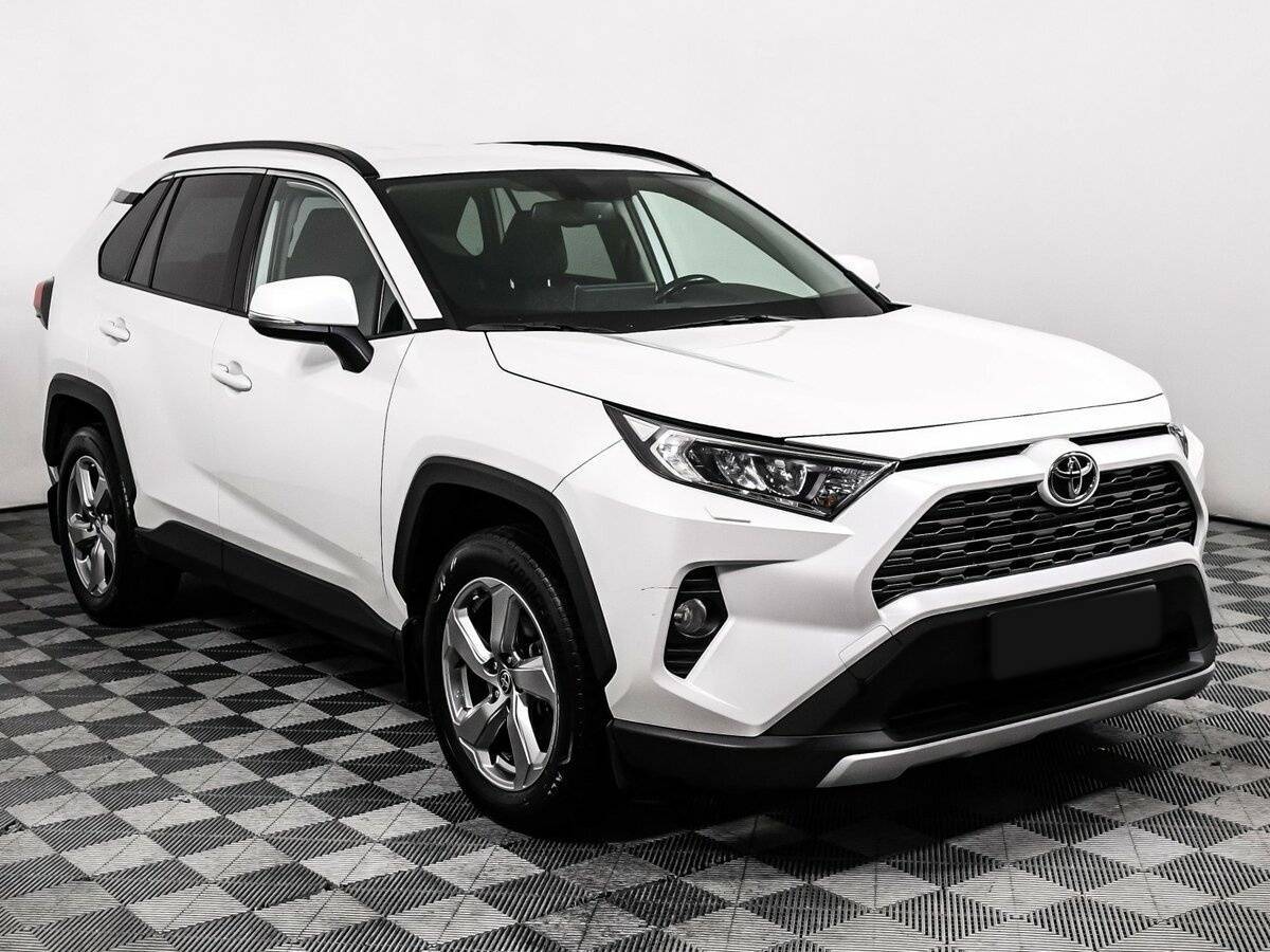 Toyota RAV4 с пробегом — 2021 год. Фото: #2