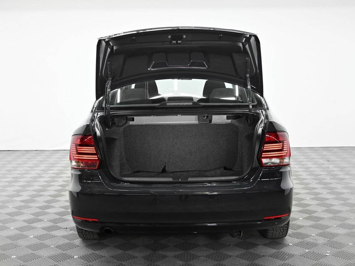 Volkswagen Polo с пробегом — 2017 год. Фото: #4