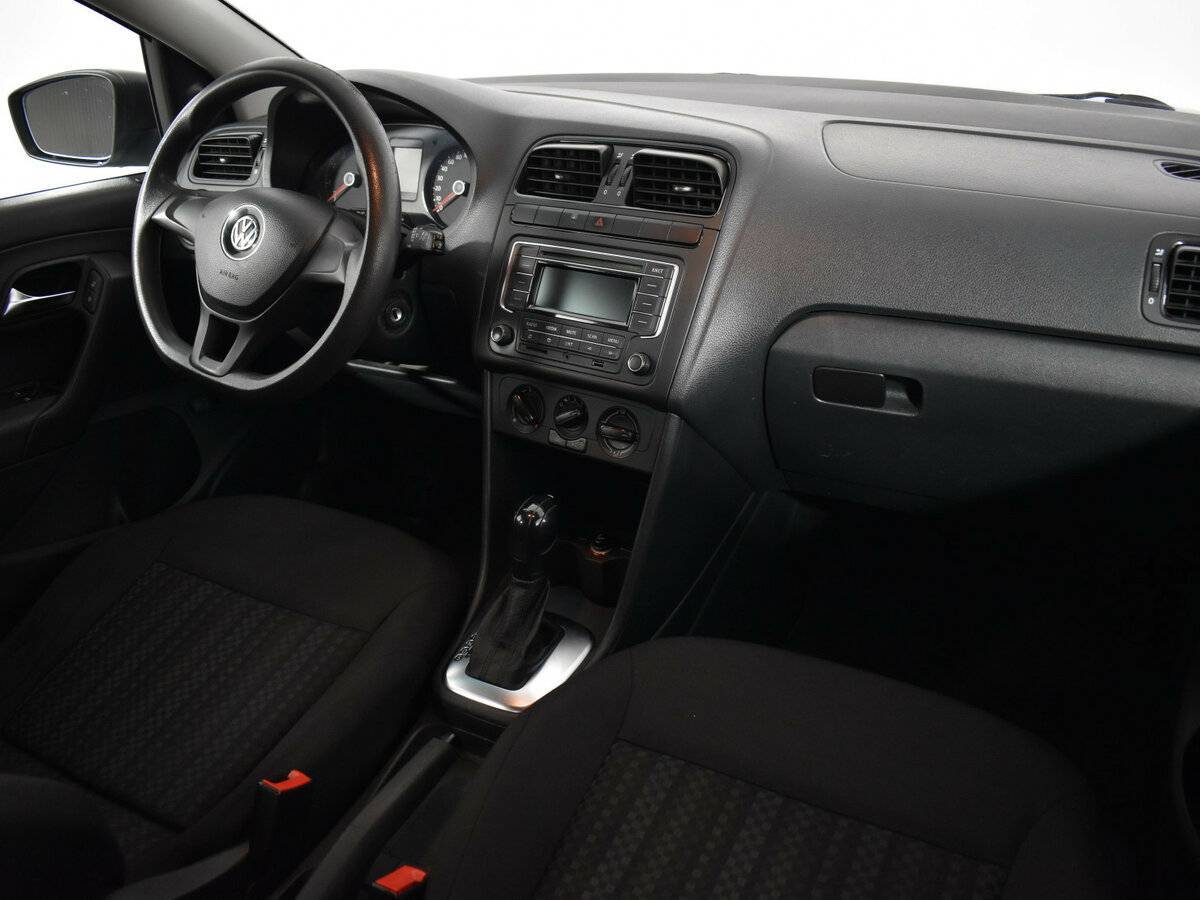 Volkswagen Polo с пробегом — 2016 год. Фото: #8