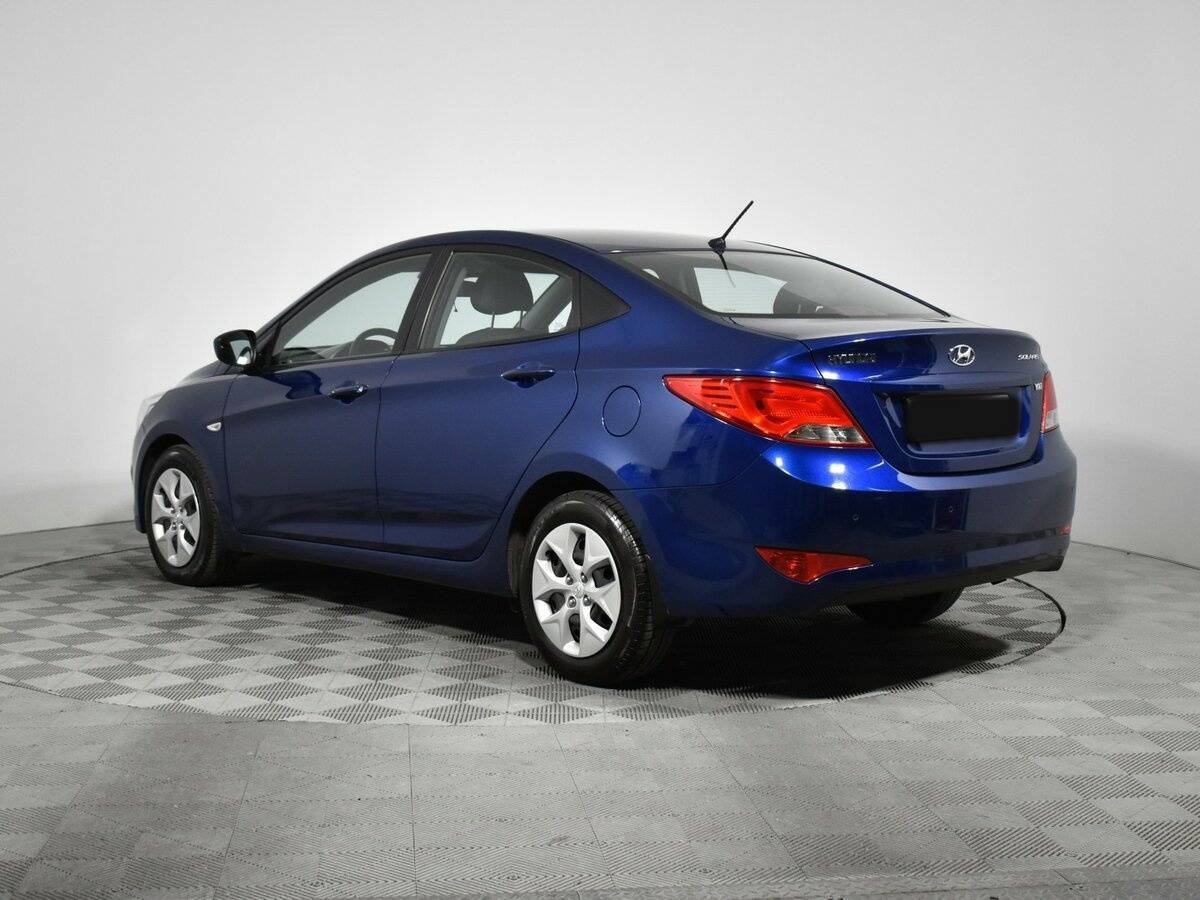 Hyundai Solaris с пробегом — 2015 год. Фото: #6