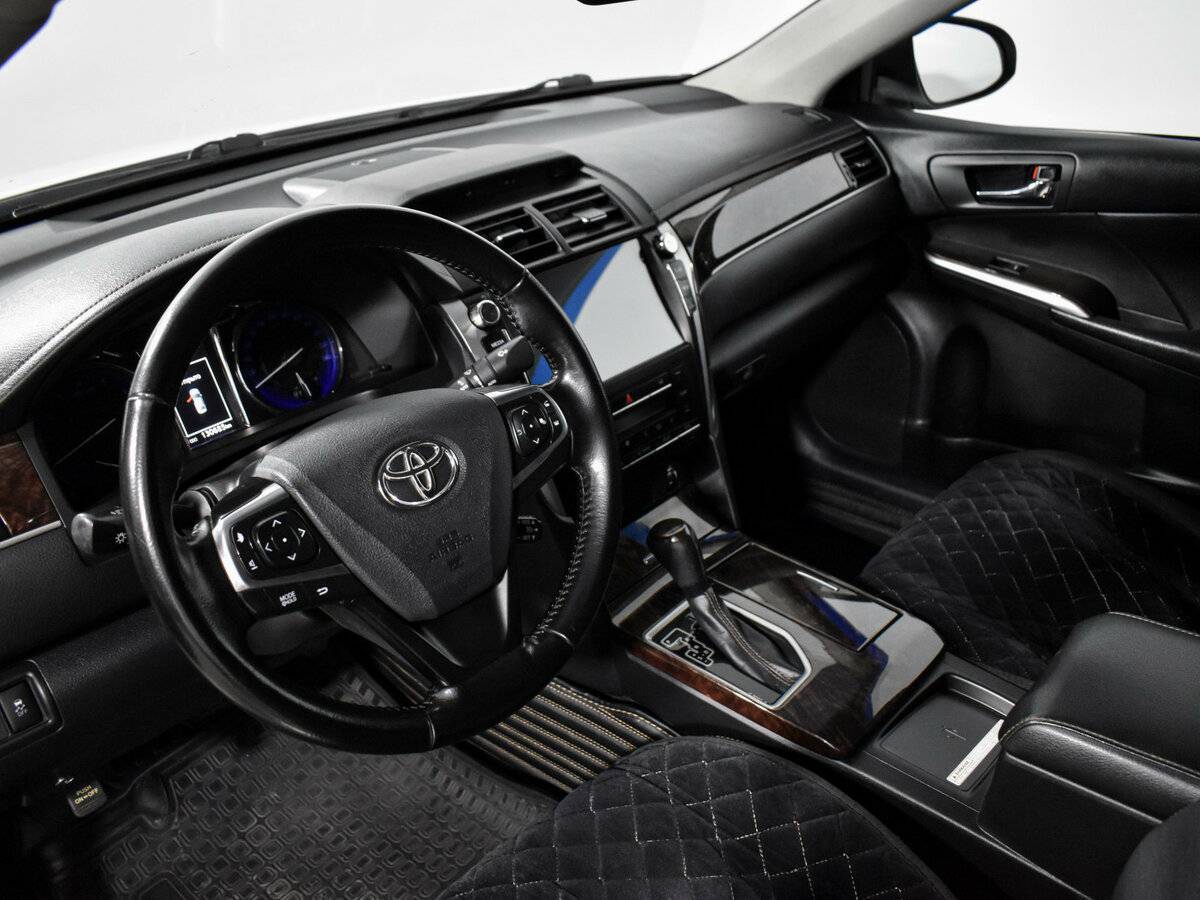 Toyota Camry с пробегом — 2018 год. Фото: #8