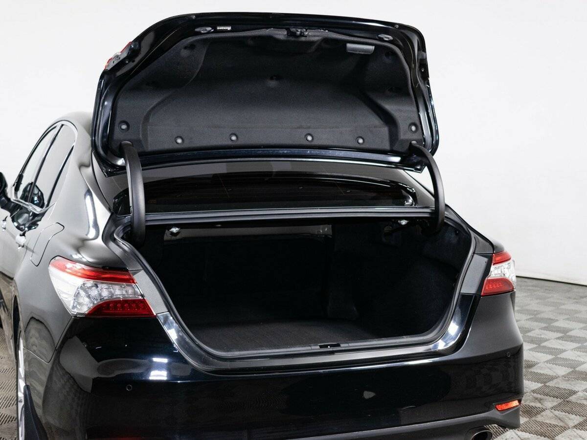 Toyota Camry с пробегом — 2020 год. Фото: #8