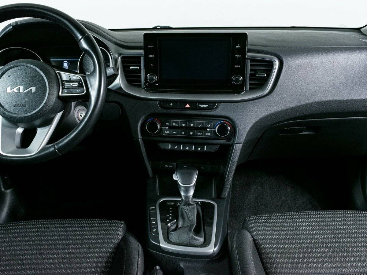 Kia Ceed с пробегом — 2022 год. Фото: #10