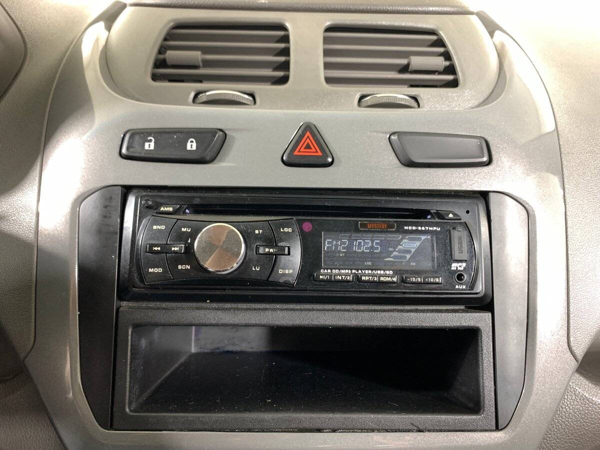 Chevrolet Cobalt с пробегом — 2013 год. Фото: #14