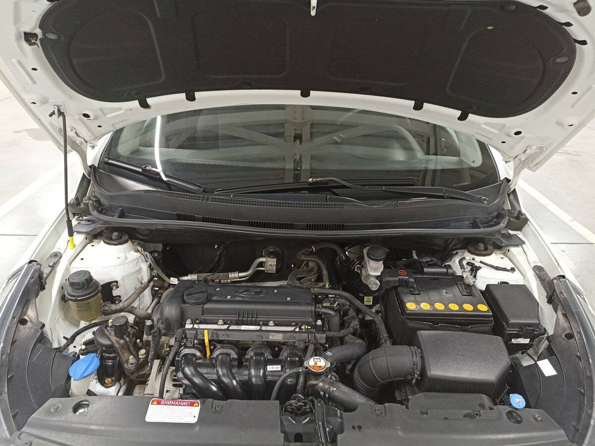 Hyundai Solaris с пробегом — 2015 год. Фото: #8