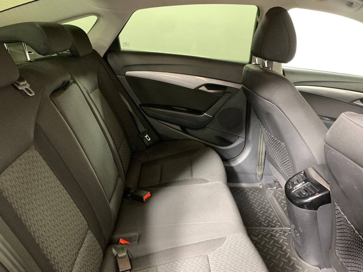 Hyundai i40 с пробегом — 2015 год. Фото: #16