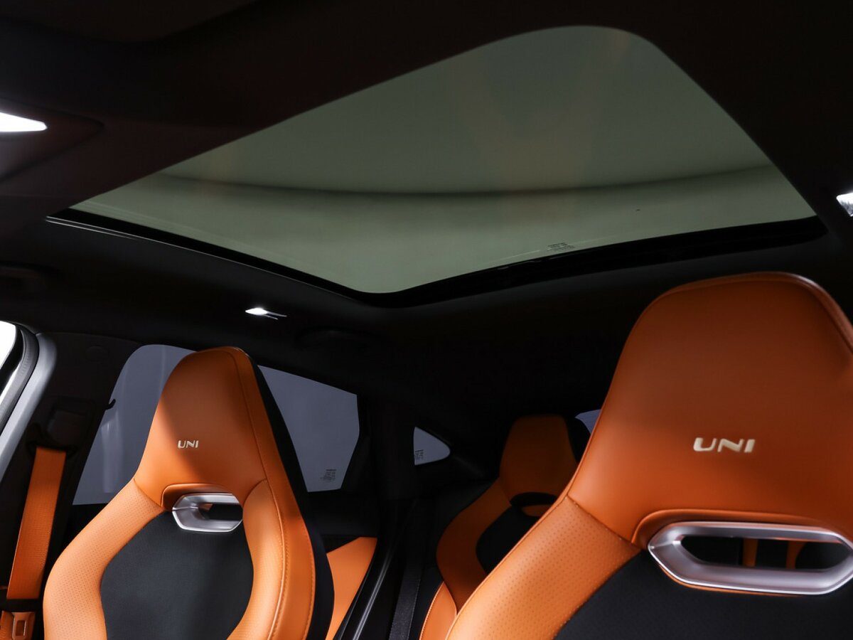 Changan UNI-V с пробегом — 2023 год. Фото: #14